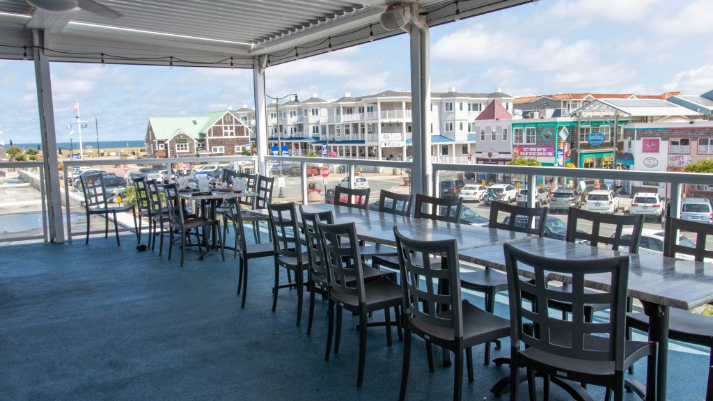 outdoor dining at Ropewalk Bethany